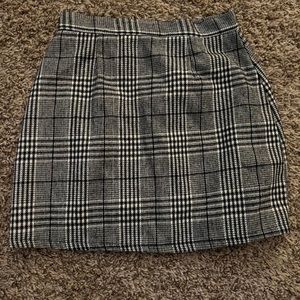 Plaid skirt-black and white